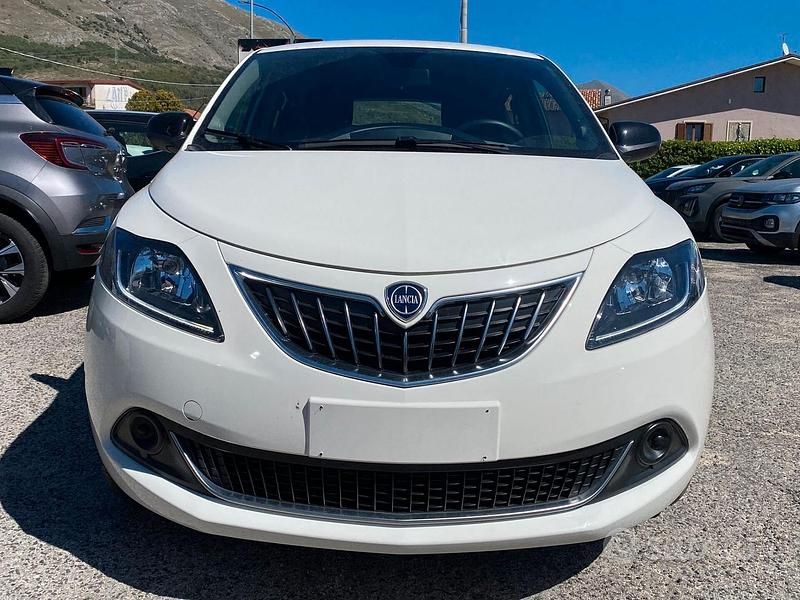 Usata Lancia Ypsilon S 69 CV (50 kW) 2024 Bianco Utilitaria