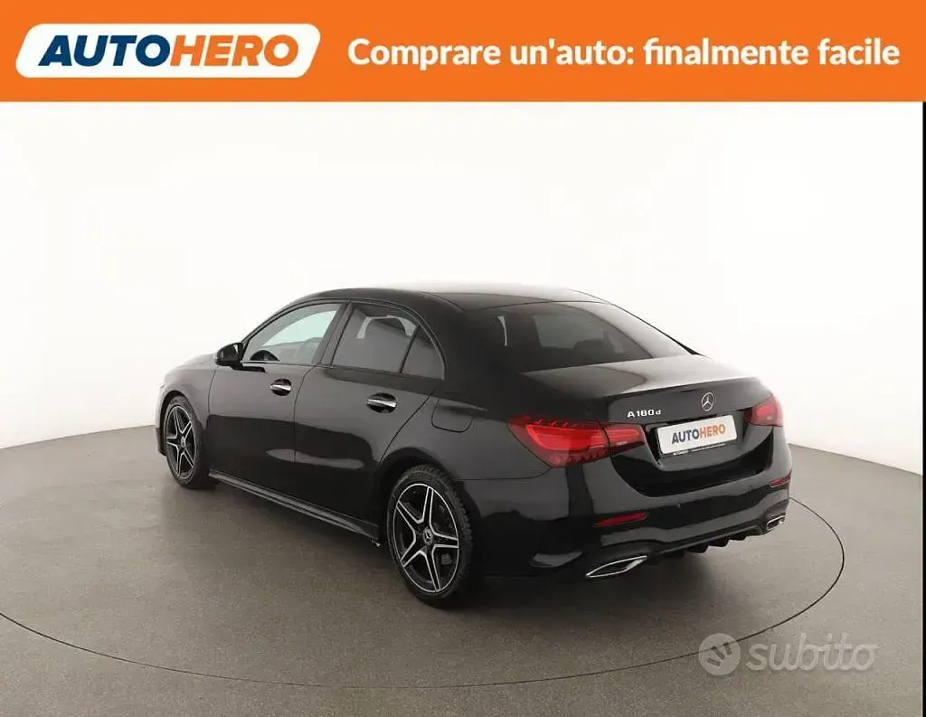 Usata Mercedes A180 AMG Line Premium 116 CV (85 kW) 2023 Nero Berlina