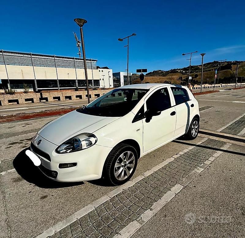 Usata Fiat Punto Street 77 CV (56 kW) 2017 Bianco Utilitaria