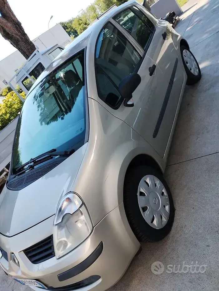 Usata Renault Modus 75 CV (55 kW) 2006 Giallo Monovolume