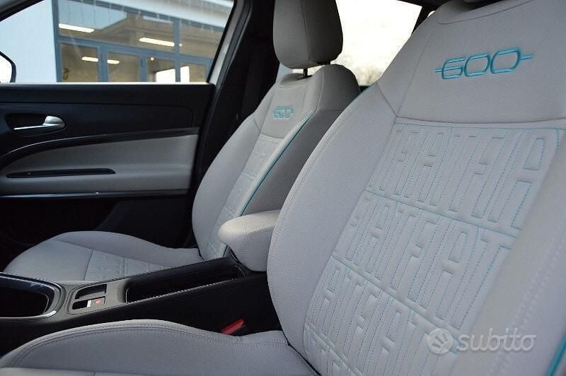 Usata Fiat 600 100 CV (73 kW) 2025 Bianco SUV