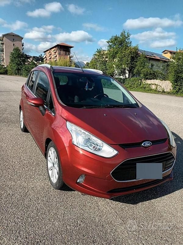Begagnad Ford B-MAX Titanium 95 HK (69 kW) 2016 Röd Minibuss