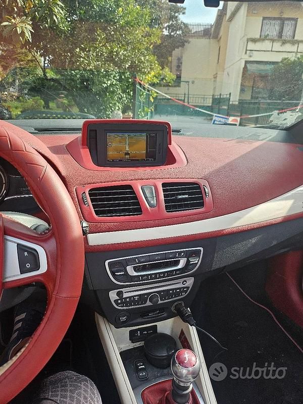 Usata Renault Mégane Cabriolet Floride 110 CV (80 kW) 2012 Cabrio