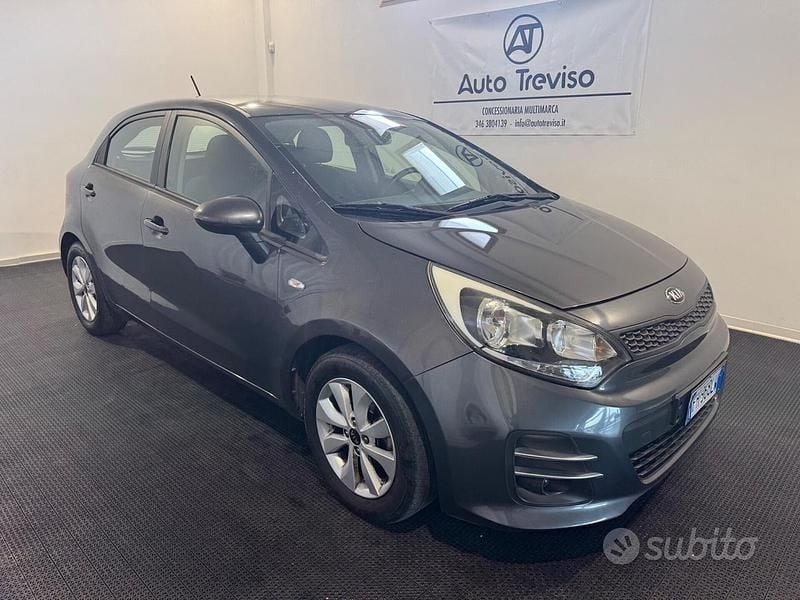 Usata Kia Rio 75 CV (55 kW) 2017 Grigio Berlina