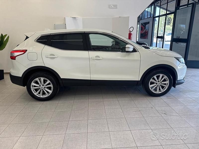 Usata Nissan Qashqai 131 CV (96 kW) 2015 Bianco SUV