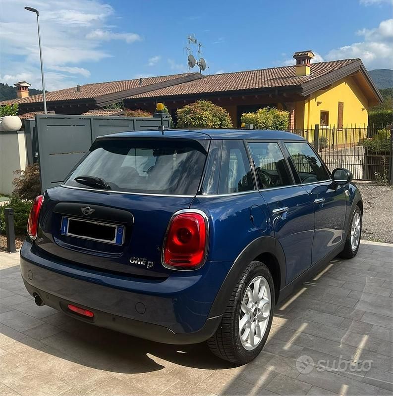 Usata Mini One D 95 CV (69 kW) 2017 Blu/azzurro Utilitaria
