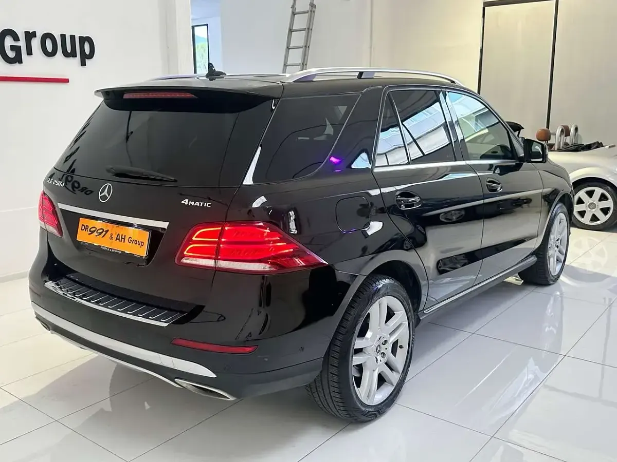 Usata Mercedes GLE250 Premium Plus 204 CV (150 kW) 2017 Nero SUV