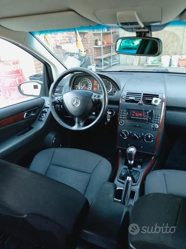 Usata Mercedes A180 95 CV (69 kW) 2006 Grigio Berlina