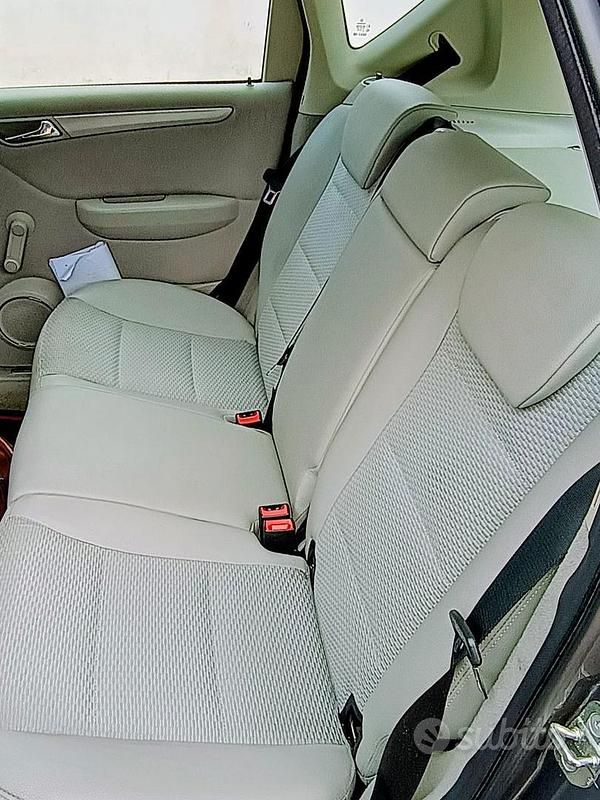 Usata Mercedes A180 Avantgarde 2009 Grigio Berlina