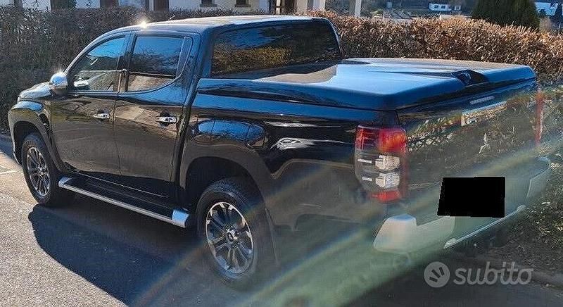 Usata Mitsubishi L200 Select 150 CV (110 kW) 2019 Grigio Pick-up