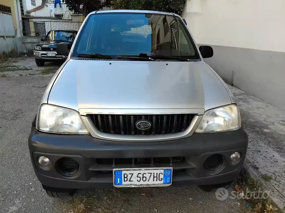 Usata Daihatsu Terios 86 CV (63 kW) 2002 Grigio SUV