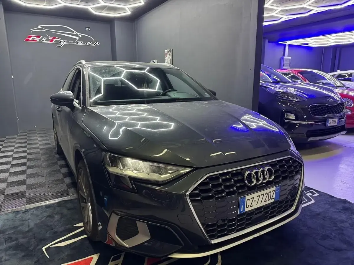 Usata Audi A3 Comfort 110 CV (80 kW) 2023 Grigio Berlina