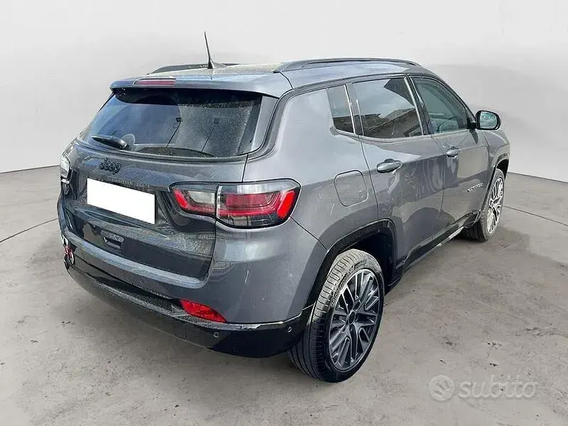 Usata Jeep Compass Summit 131 CV (96 kW) 2025 Grigio SUV