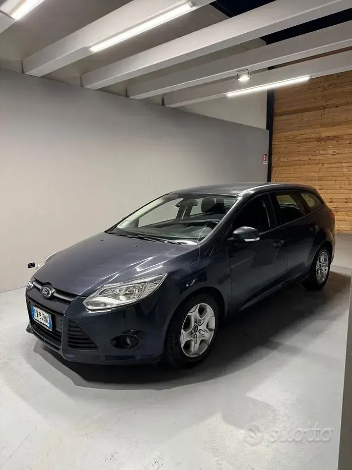 Usata Ford Focus Individual 125 CV (91 kW) 2014 Bluazzurro Station wagon