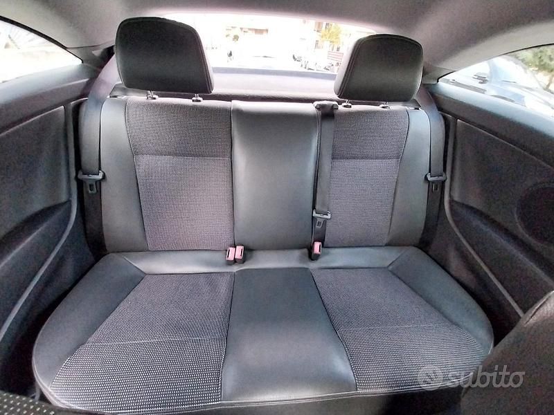 Usata Opel Astra GTC Cosmo 180 CV (132 kW) 2007 Nero Utilitaria