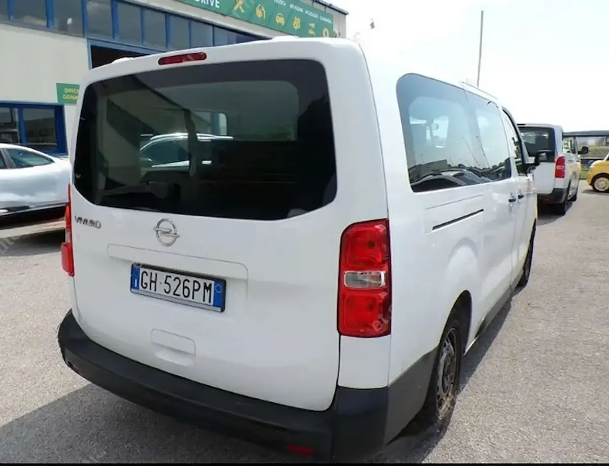 Usata Opel Vivaro-e Combi 120 CV (88 kW) 2021 Bianco Monovolume