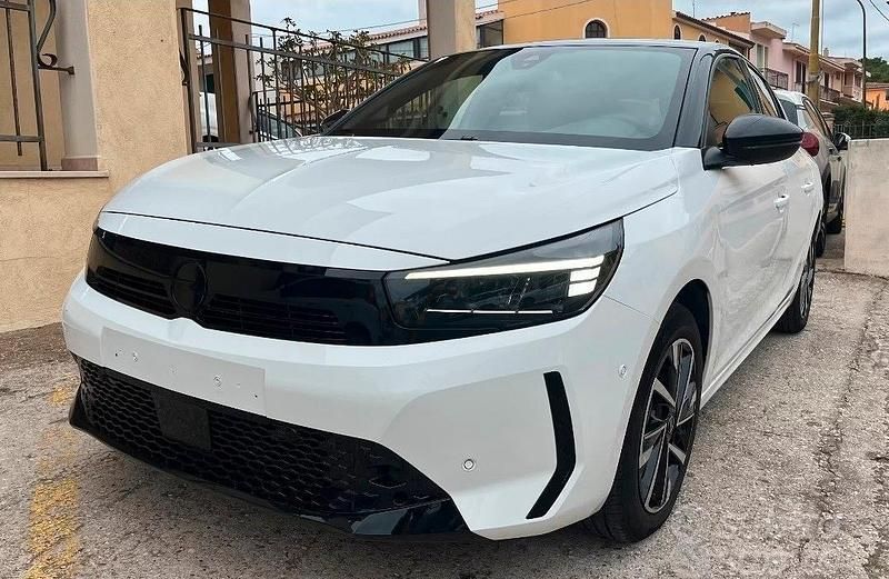 Usata Opel Corsa 100 CV (73 kW) 2024 Bianco Utilitaria