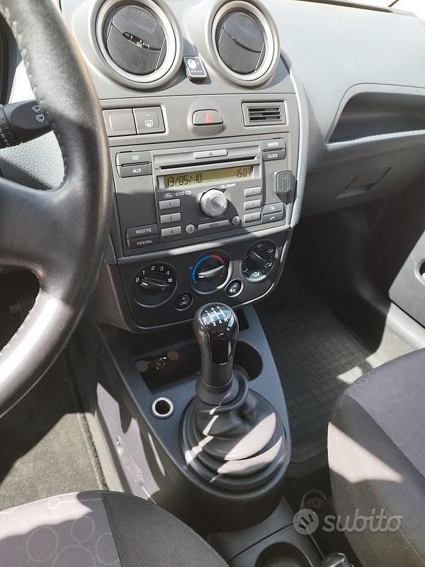 Usata Ford Fiesta 2008 Grigio Utilitaria