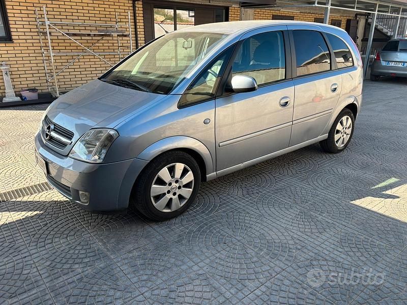 Usata Opel Meriva 101 CV (74 kW) 2003 Grigio Monovolume
