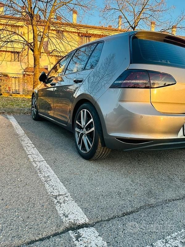 Usata VW Golf VII 110 CV (80 kW) 2014 Grigio Berlina