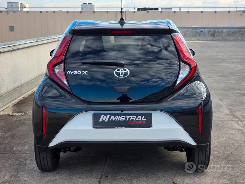 Nuova Toyota Aygo 72 CV (52 kW) 2025 Bianco Utilitaria