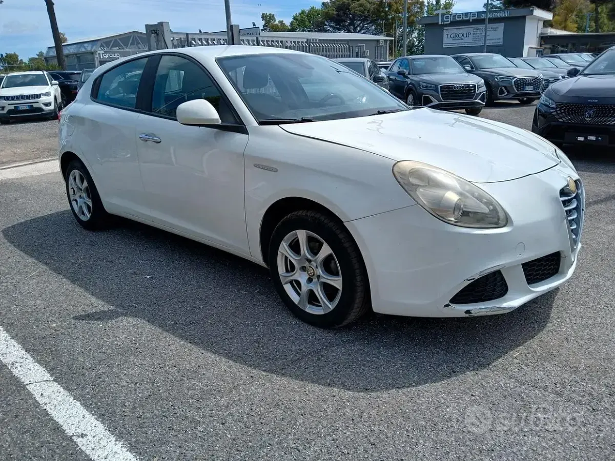 Usata Alfa Romeo Giulietta Progression 120 CV (88 kW) 2010 Bianco Utilitaria