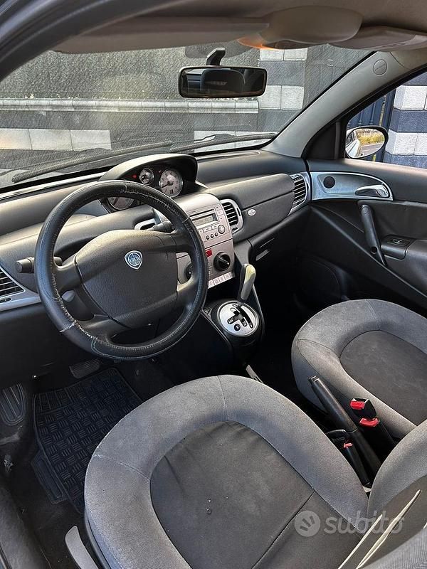 Usata Lancia Ypsilon 95 CV (69 kW) 2008 Grigio Utilitaria