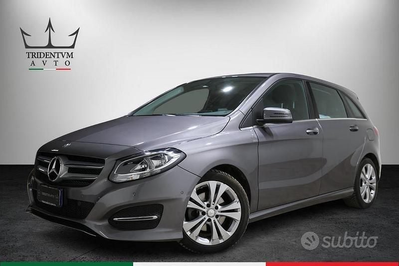 Grigio Usata 2016 Mercedes B200 Executive Monovolume | 17.500 € (Cara) - Immagine 1/4
