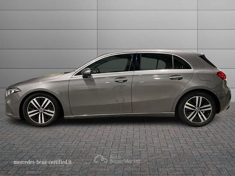 Usata Mercedes A180 116 CV (85 kW) 2021 Grigio montagna Berlina