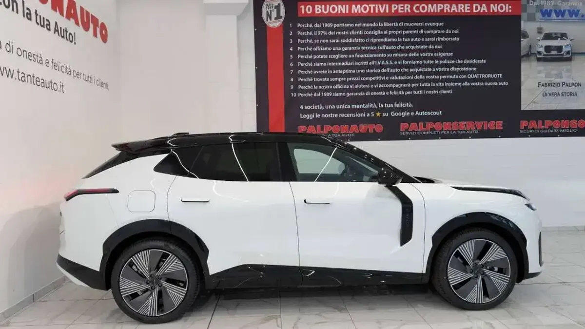 Nuova Lynk & Co 08 139 CV (102 kW) 2026 Crystal white pearl SUV