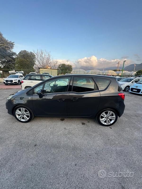 Usata Opel Meriva Cosmo 120 CV (88 kW) 2014 Grigio Monovolume