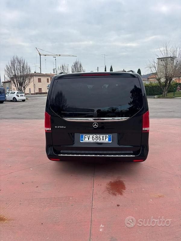 Usata Mercedes V250 Executive 190 CV (139 kW) 2019 Nero Monovolume