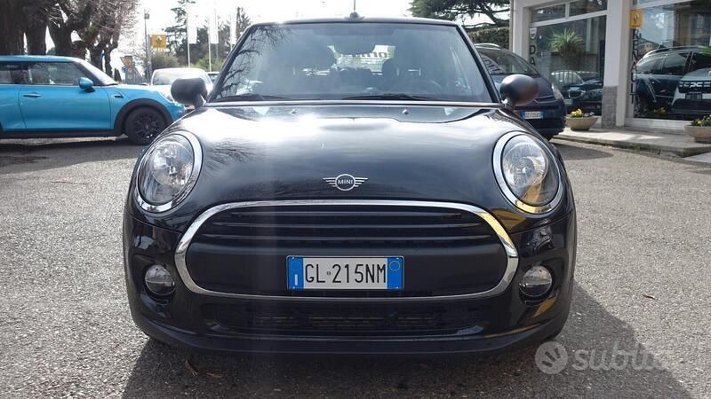 Usata Mini One Cabriolet 102 CV (75 kW) 2019 Nero Cabrio