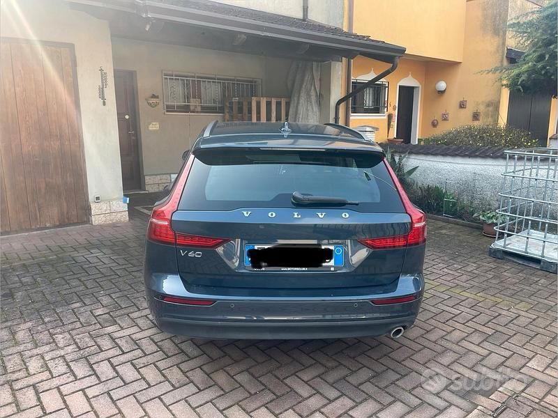Usata Volvo V60 Business Edition 2019 Blu Station wagon