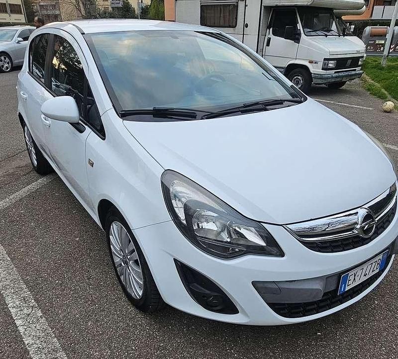 Usata Opel Corsa Club 86 CV (63 kW) 2013 Utilitaria
