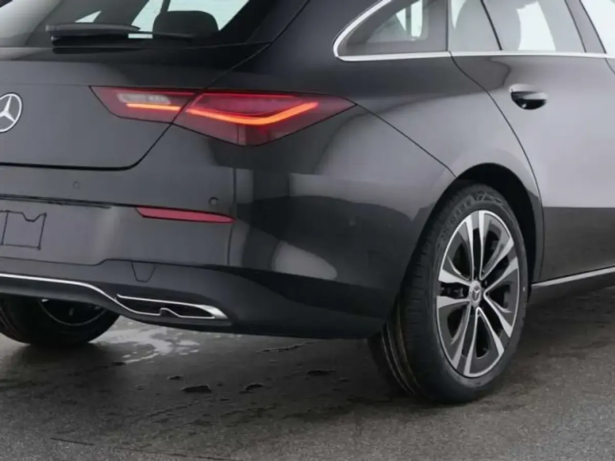 Usata Mercedes CLA200 Shooting Brake 163 CV (119 kW) 2025 Nero Station wagon