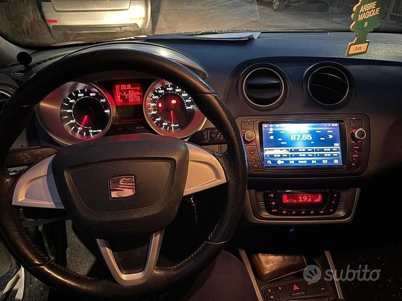 Usata Seat Ibiza 81 CV (59 kW) 2012 Bianco Berlina