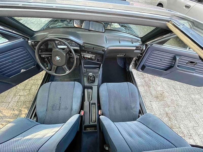 Begagnad BMW 323 Efficient Dynamics 139 HK (102 kW) 1983 Blå