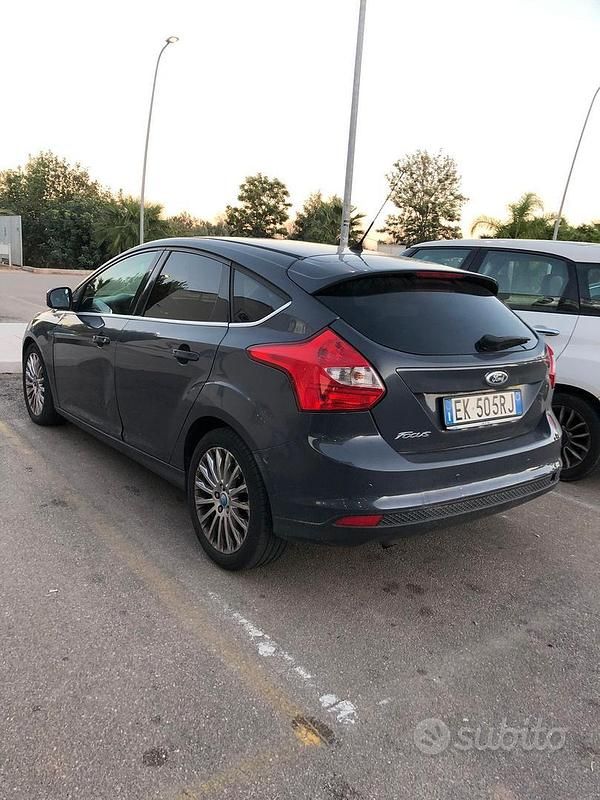Usata Ford Focus 116 CV (85 kW) 2012 Grigio Berlina