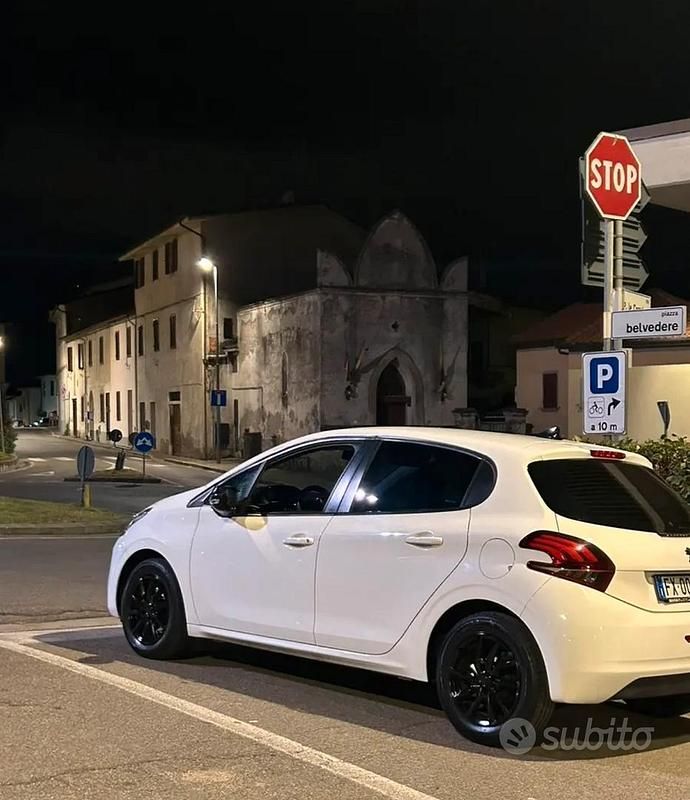 Usata Peugeot 208 2019 Bianco Utilitaria