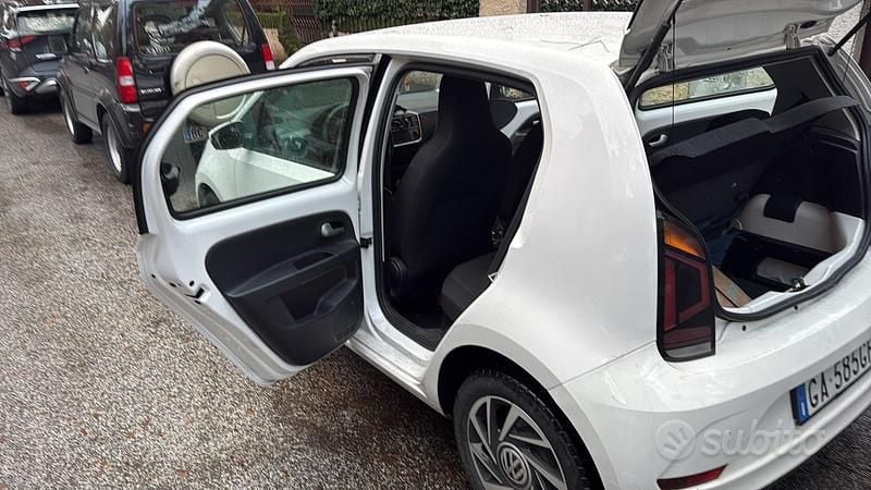 Begagnad VW up! 65 HK (47 kW) 2020 Vit Halvkombi