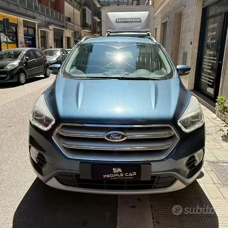 Usata Ford Kuga 120 CV (88 kW) 2019 Blu SUV