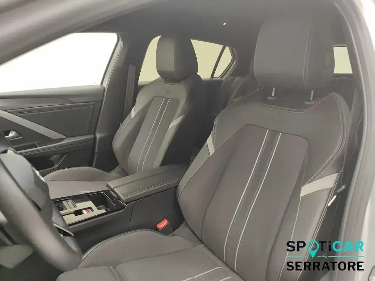 Usata Opel Astra S 130 CV (95 kW) 2025 Argento Utilitaria