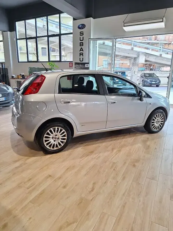 Usata Fiat Grande Punto Dynamic 77 CV (56 kW) 2008 Argento Utilitaria