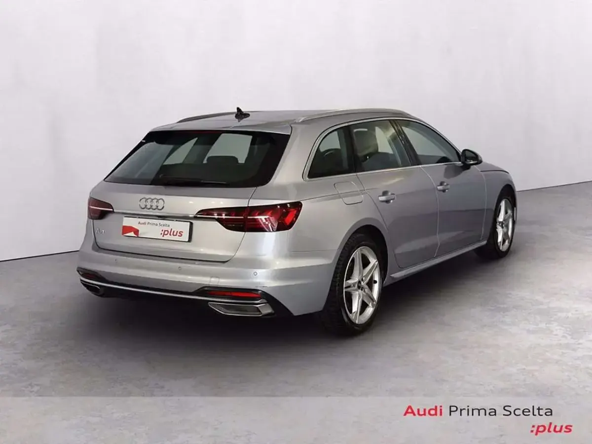 Usata Audi A4 163 CV (119 kW) 2022 L5 argento fioretto metallizza Station wagon
