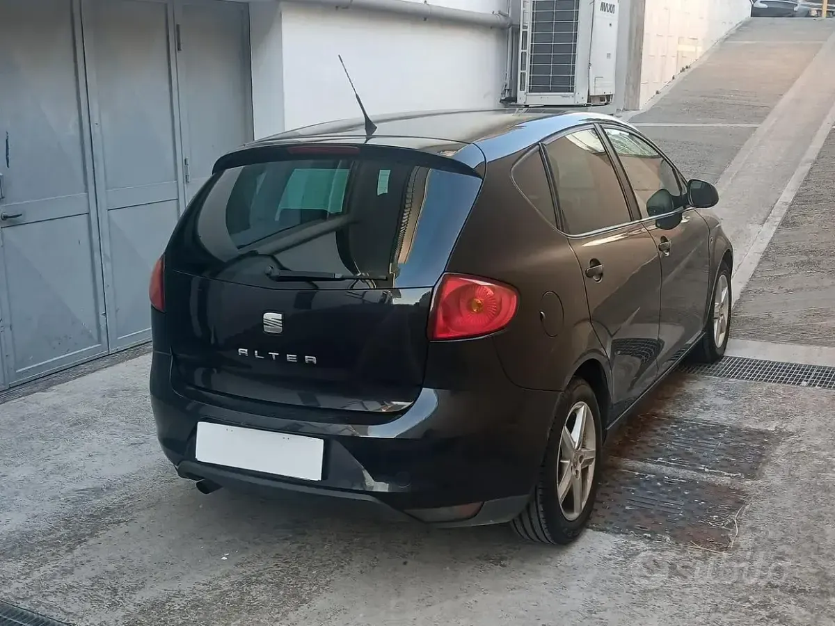 Usata Seat Altea Reference 90 CV (66 kW) 2012 Nero Monovolume