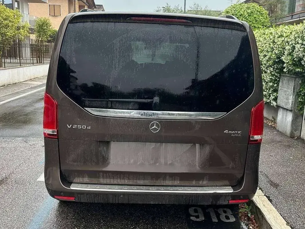 Usata Mercedes V250 Avantgarde 190 CV (139 kW) 2017 Marrone Monovolume