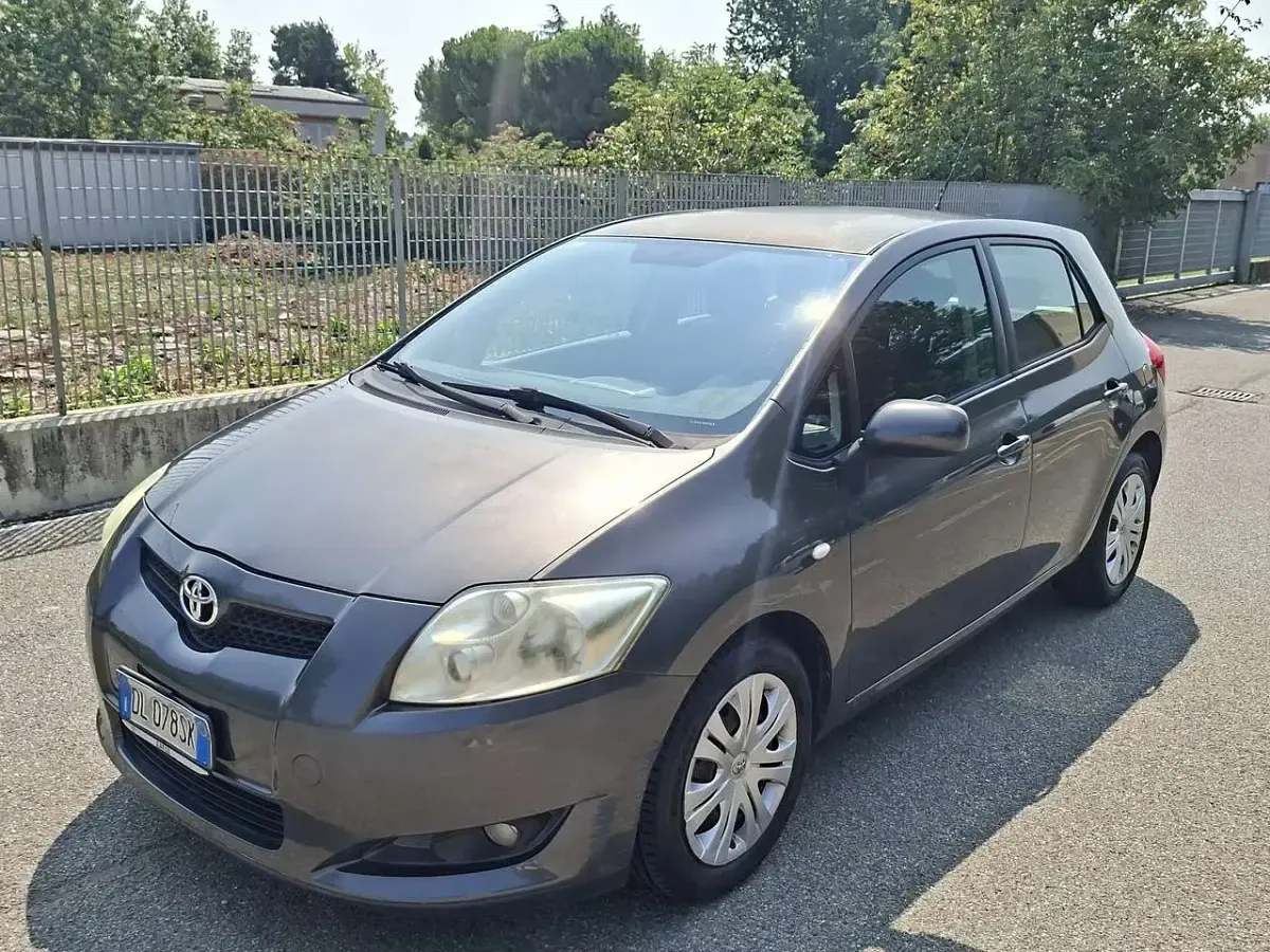 Usata Toyota Auris Sol 90 CV (66 kW) 2007 Grigio Utilitaria