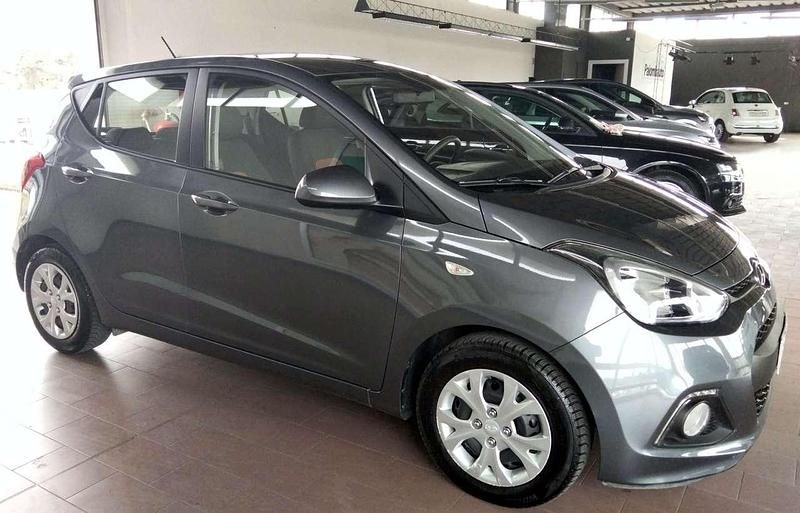 Usata Hyundai i10 Comfort 67 CV (49 kW) 2014 Grigio Utilitaria