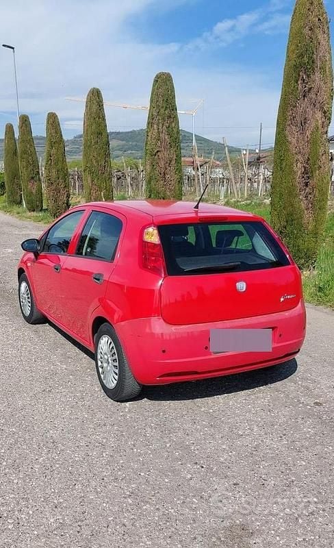 Usata Fiat Grande Punto 2009 Rosso Utilitaria
